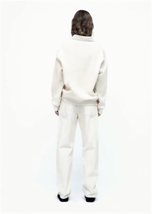 ZR Yaka Detaylı Sweatshirt