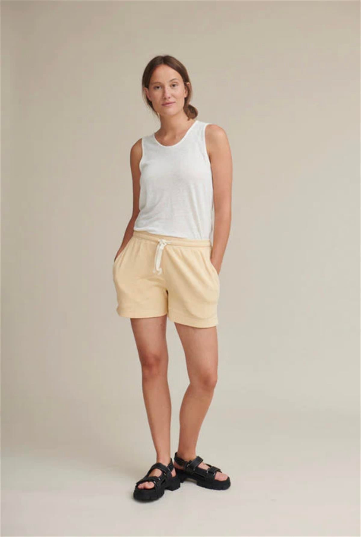 Basic Apparel Sarı Şort