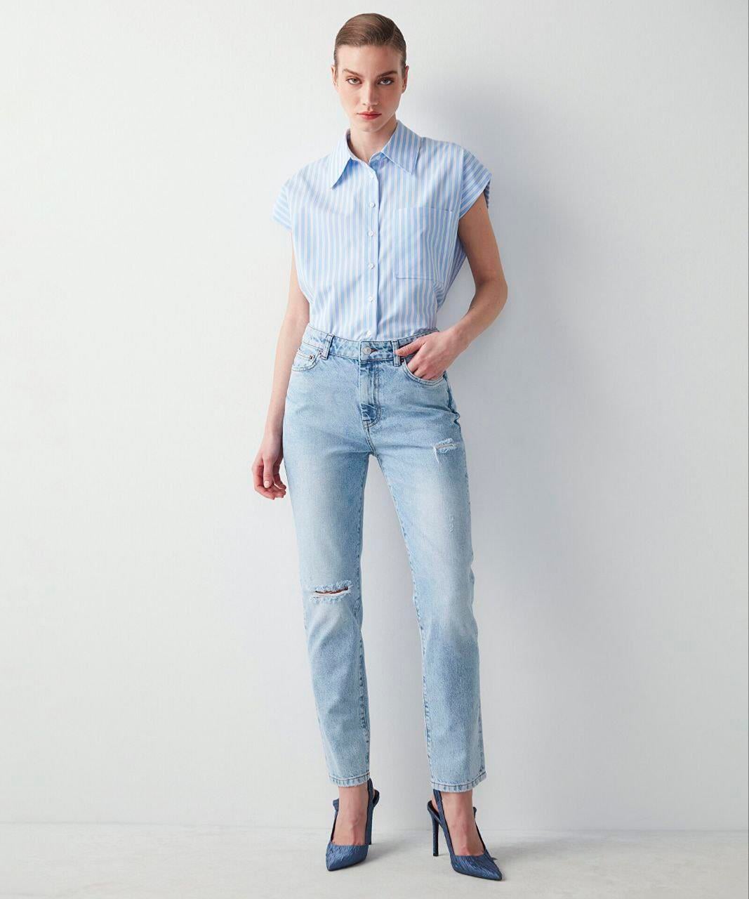 Normal Bel  Yırtık Detaylı Jean