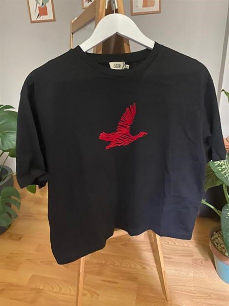 Orjinal Marka Kuş Baskılı Tişört