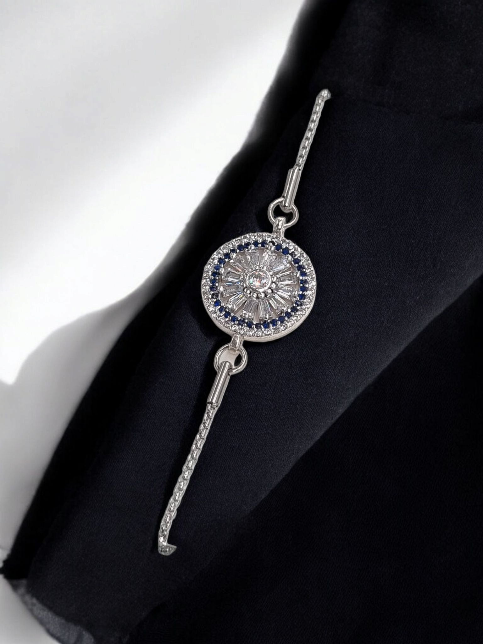 Çelik Asansörlü Bileklik AB4