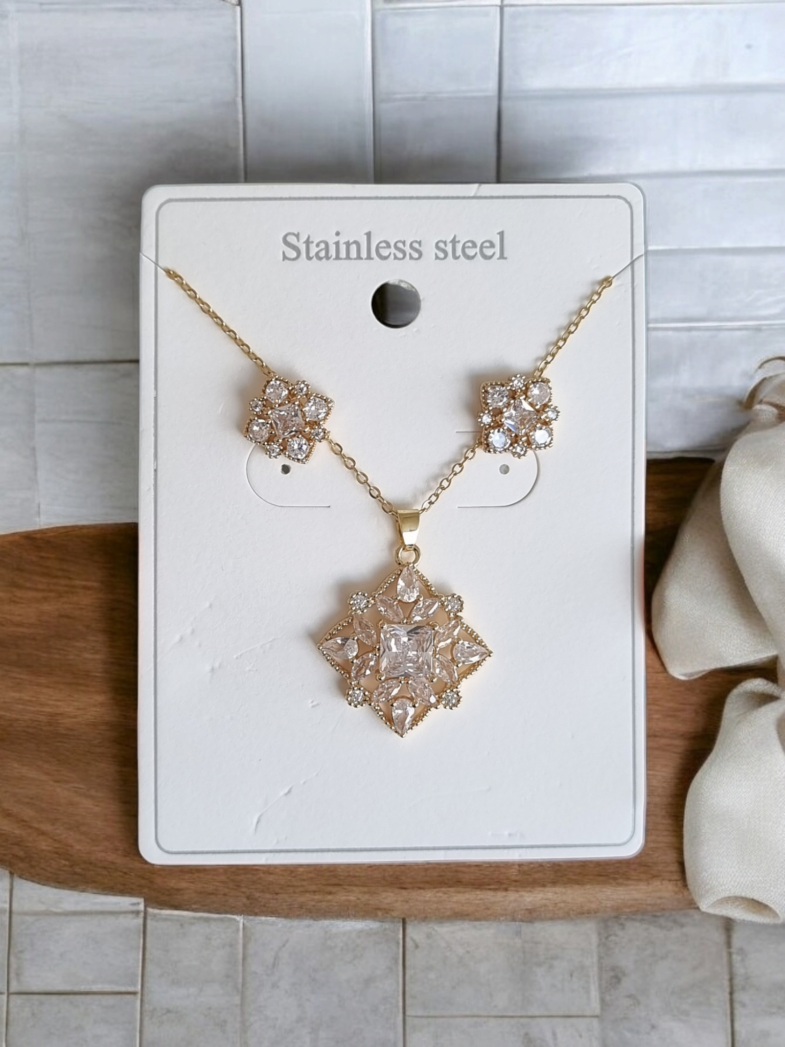 Çelik Kolye-Küpe Seti KS021