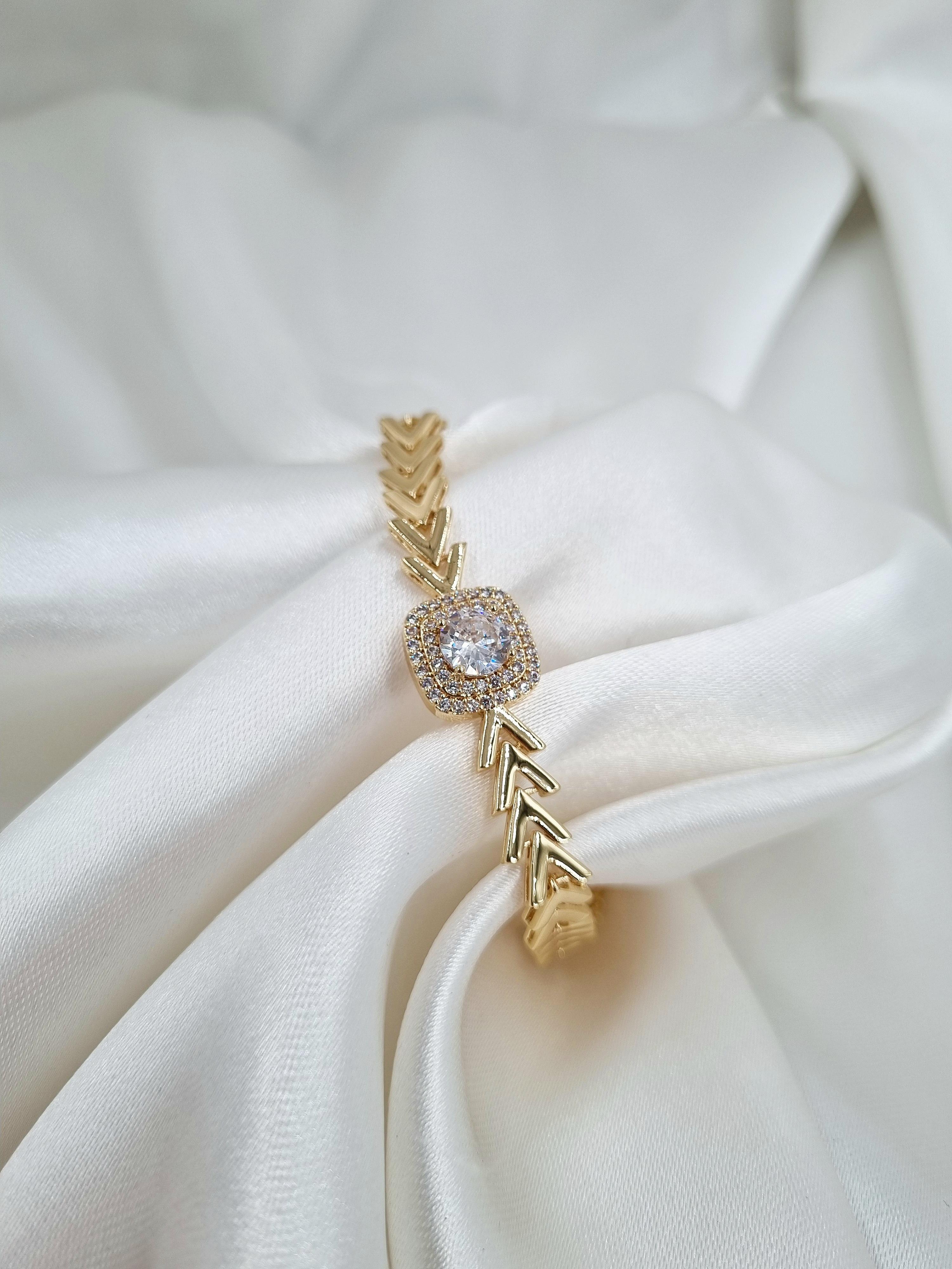 Zircon Bileklik ZB78