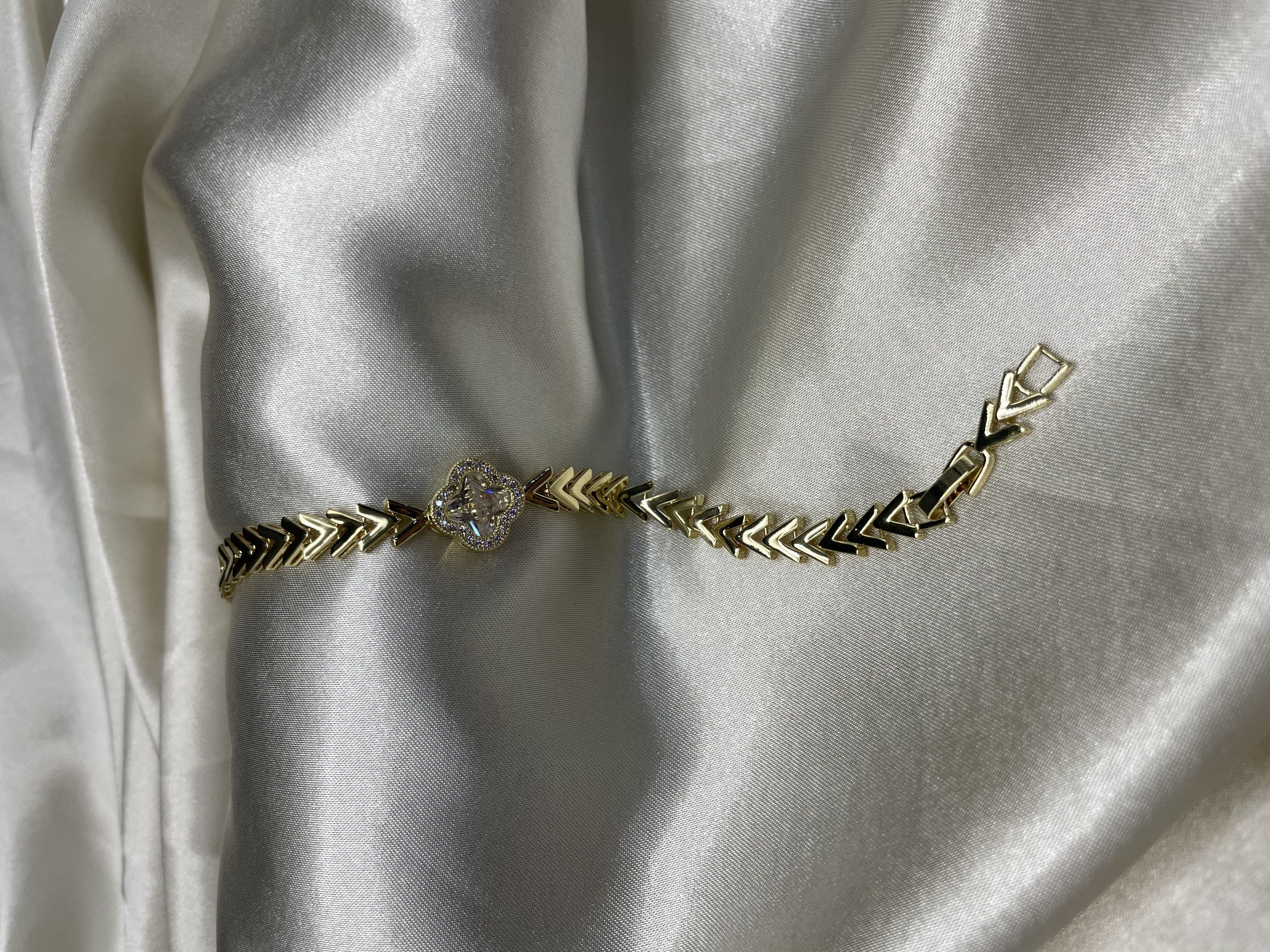 Zircon Bileklik ZBLK16