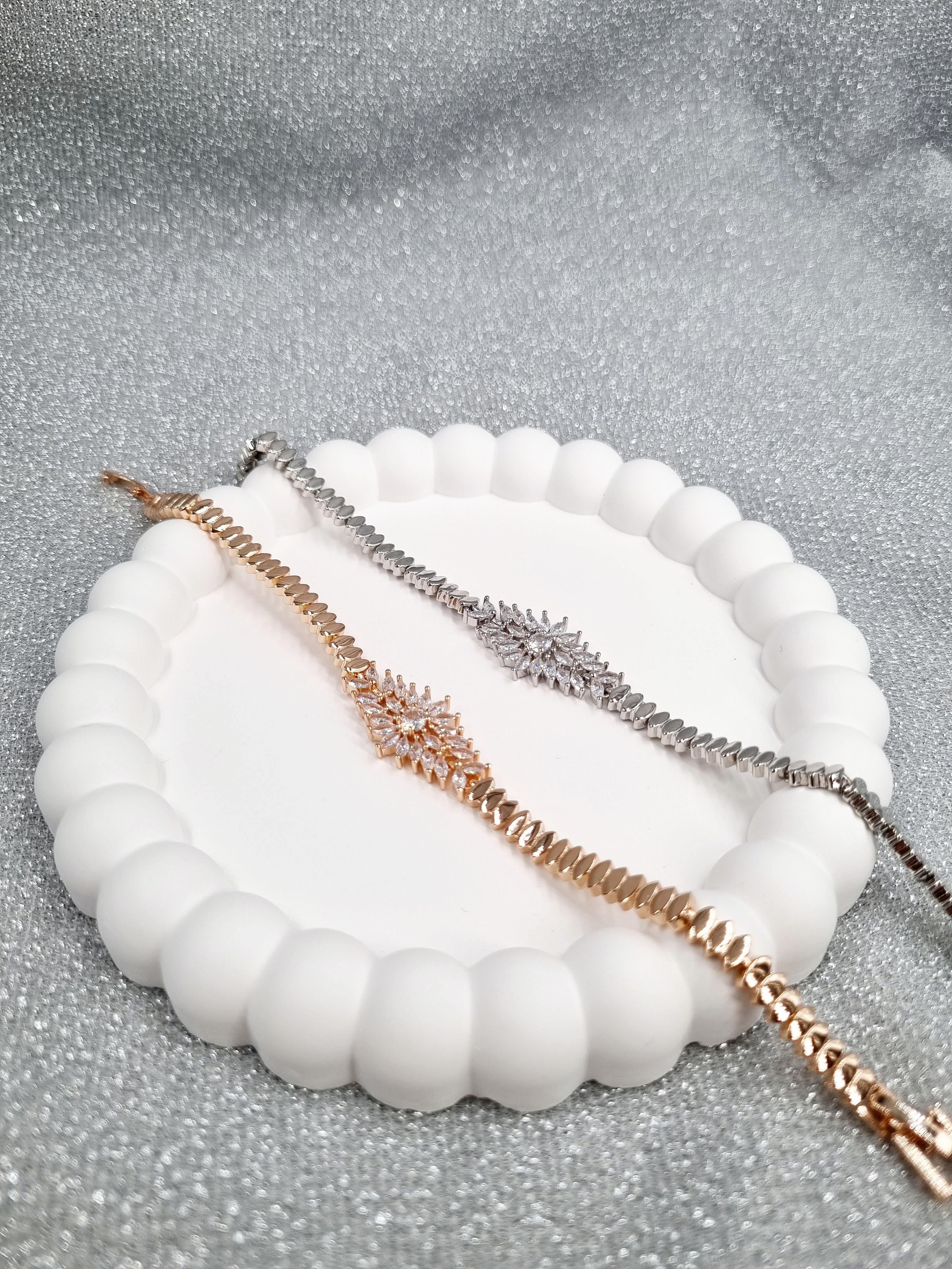 Zirkon Bileklik ZB19