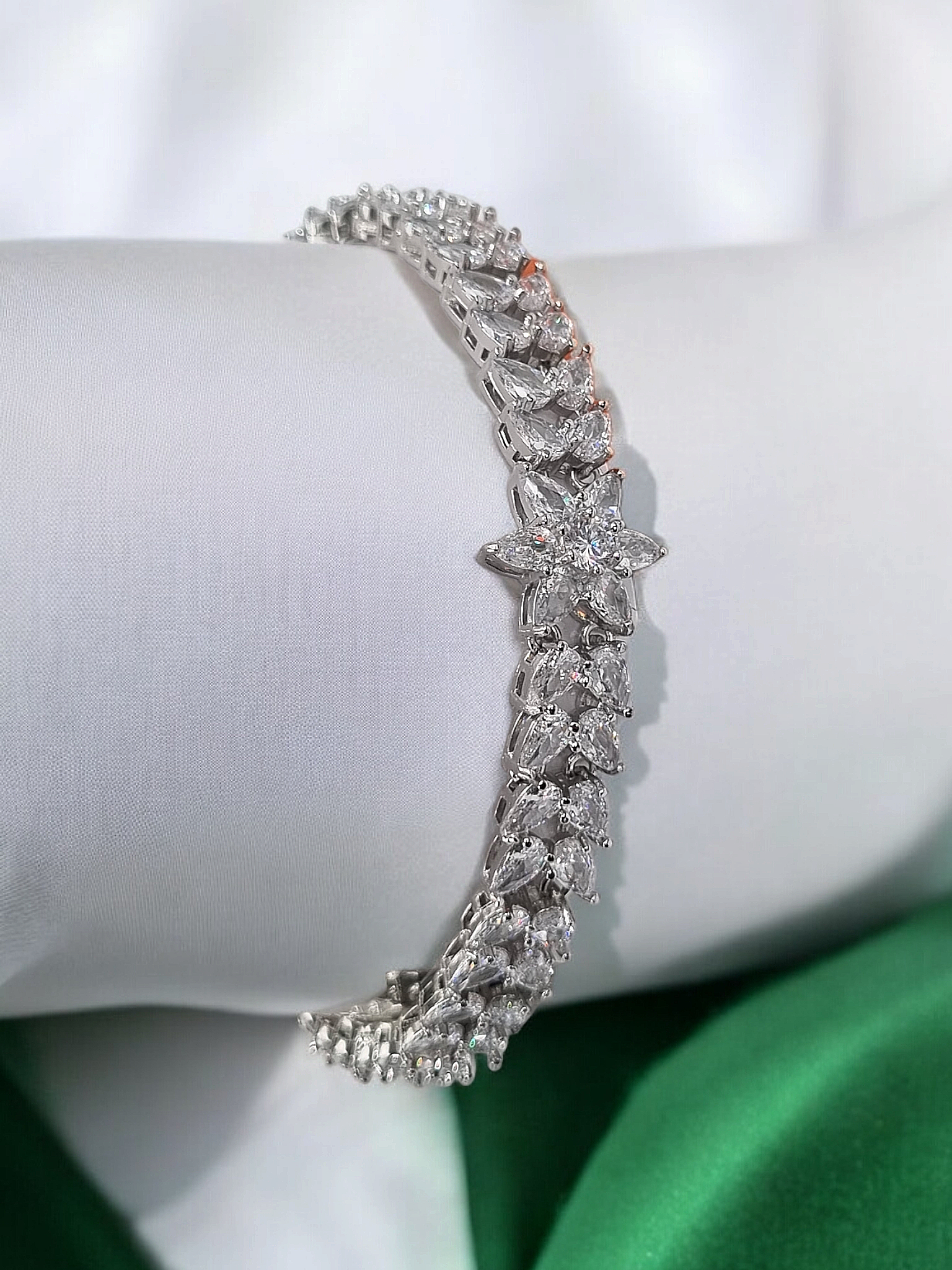 Zirkon Bileklik ZB22