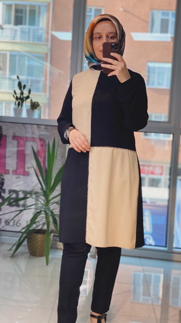 Taş Detaylı Simetrik Bej Tunik FRY
