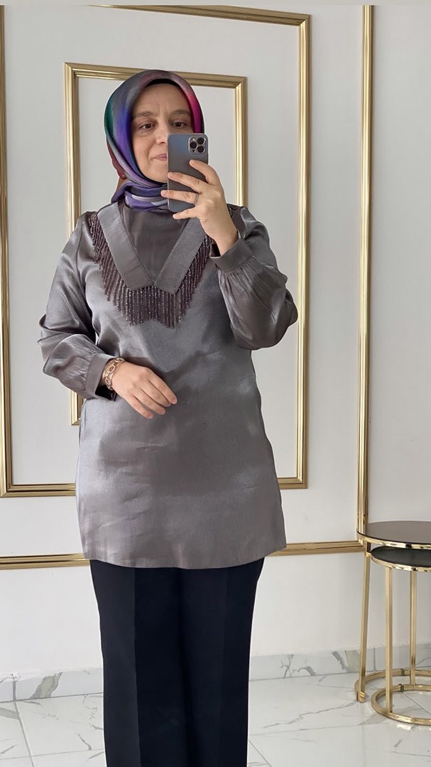 Boncuk Detaylı Dar Kalıp Gri Tunik FRY