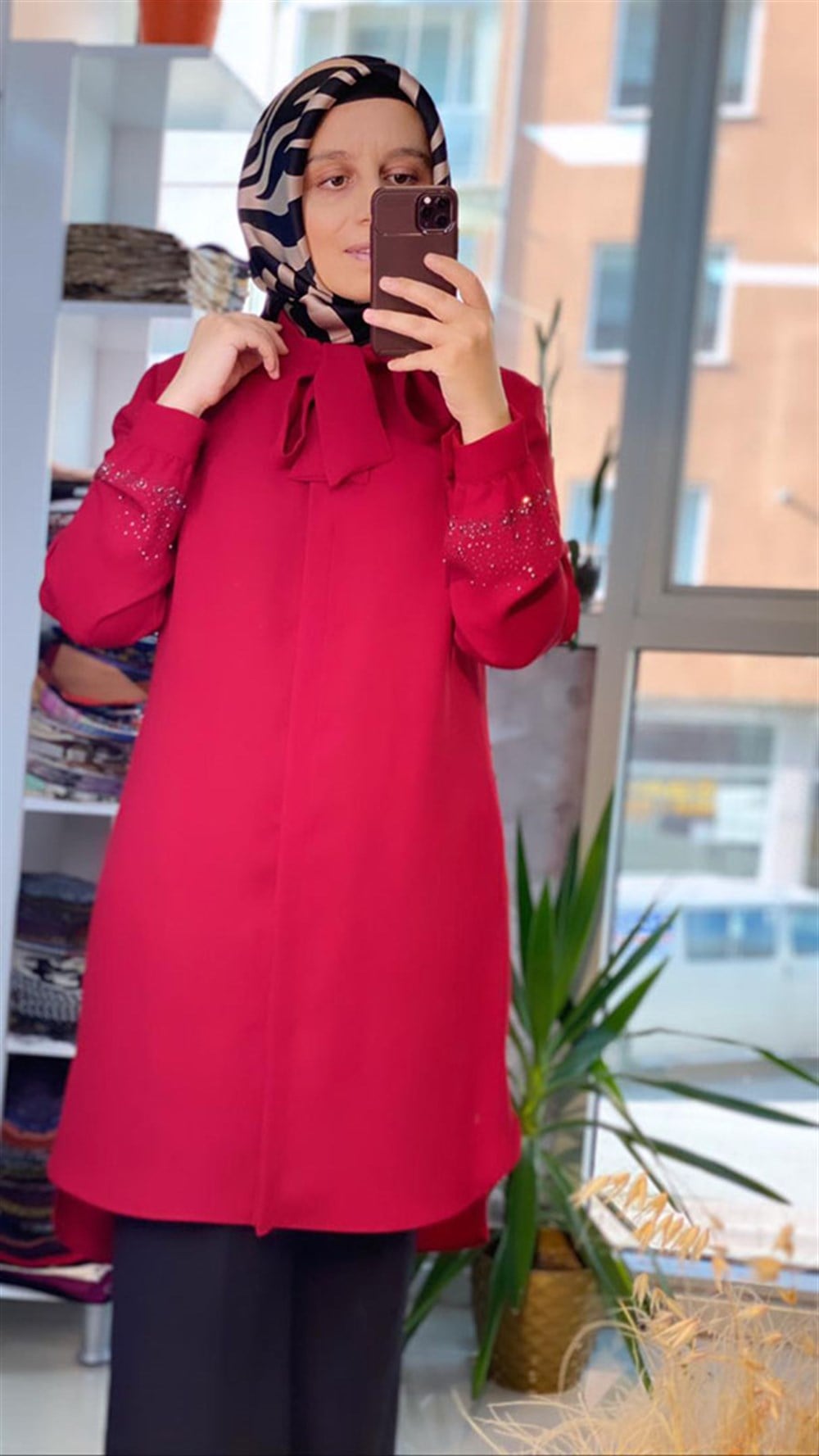 Kolları Taşlı Boyun Flularlı Tunik 1054A