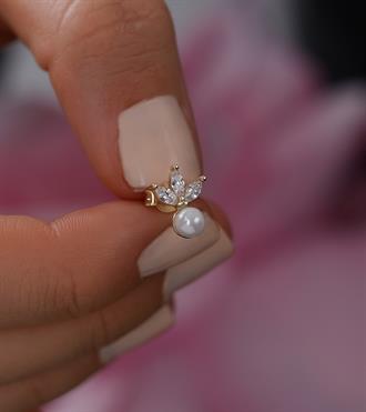 İncili Lotus Vidalı Küpe