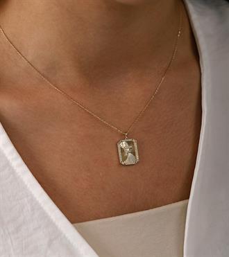 Taş Çerçeveli Harf Kolye