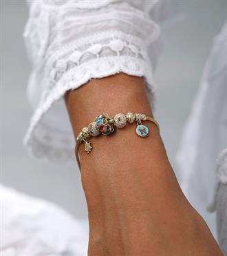 Renkli Charmlı Bileklik