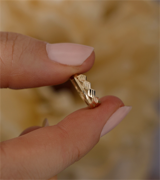 Altın Tasarım Halka Küpe