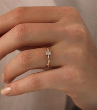 Taşlı Çiçek Altın Yüzük