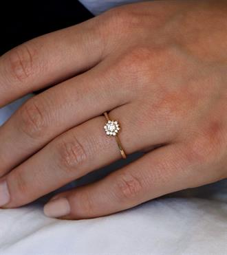 Taşlı Çiçek Yüzük