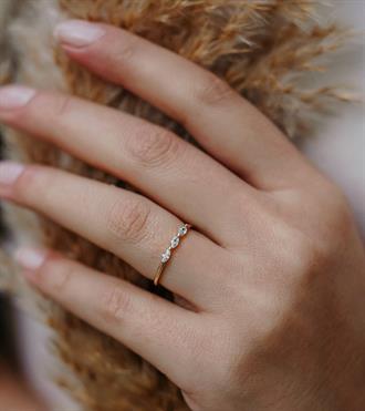 Üç Taşlı Yüzük