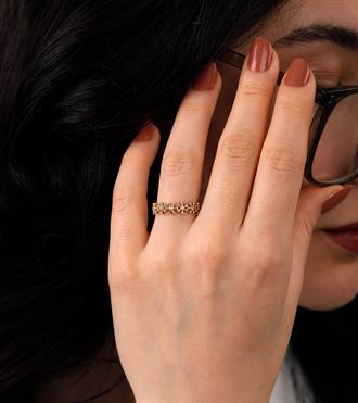 Taşlı Çiçek Sıralı Yüzük