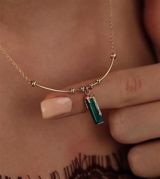 Yeşil Taşlı Çengel Kolye