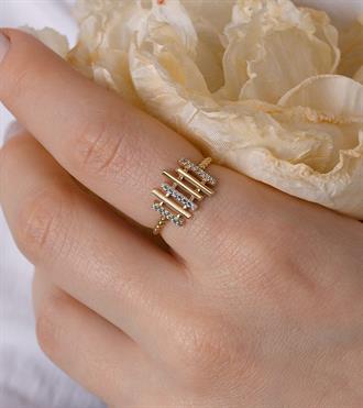 Taş Detaylı Çit Yüzük