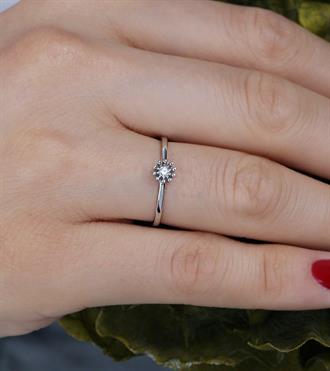 Çiçek Tektaş Yüzük