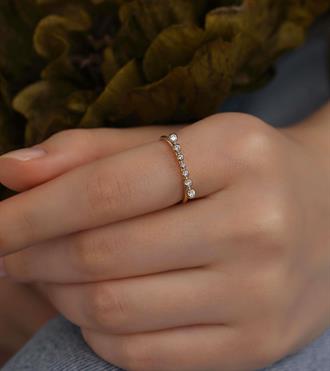 Taşlı Sıralı Düz Yüzük