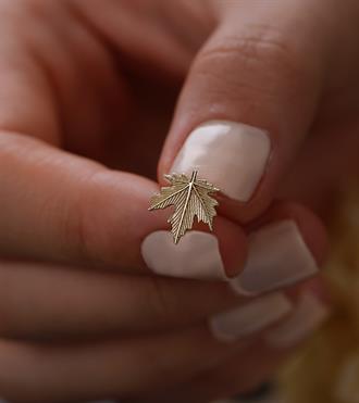 Çınar Yaprağı Vidalı Küpe