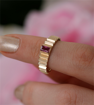 Pembe Taşlı Ray Yüzük