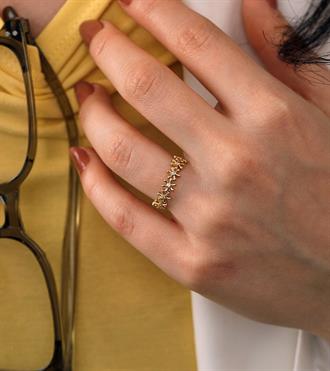 Taşlı Çiçek Sıralı Yüzük