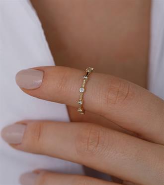 Aralıklı Taşlı Yüzük