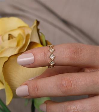 Taşlı Dörtgen Dizilim Yüzük