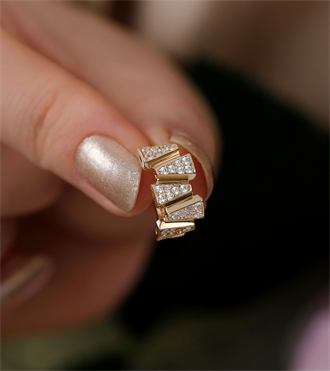 Taşlı Asimetrik Küpe