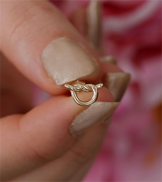 Düğüm Vidalı Küpe