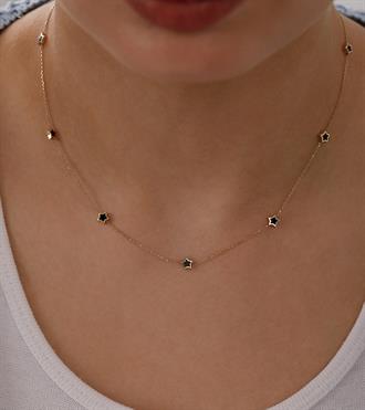 Siyah Yıldızlı Kolye