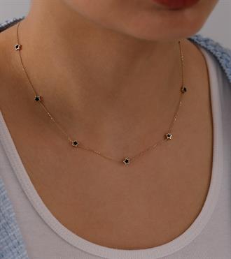 Siyah Yıldızlı Kolye