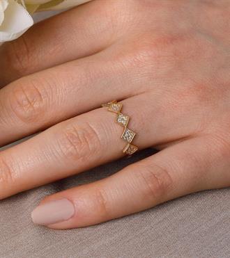 Taşlı Dörtgen Dizilim Yüzük