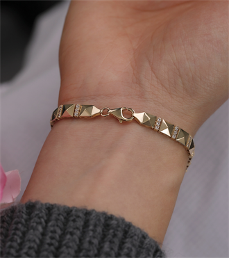 Taş Bloklu Piramit Bileklik