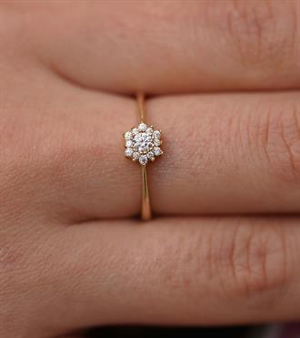 Taşlı Çiçek Yüzük