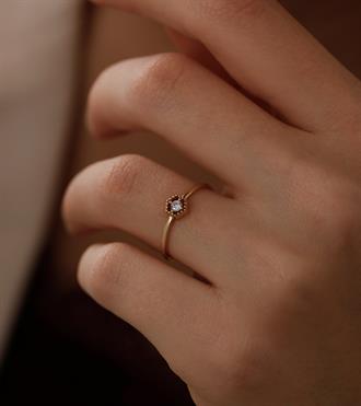 Tektaşlı Altıgen Yüzük