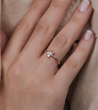 Taşlı Tasarım Çiçek Yüzük