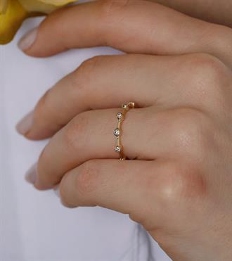 Aralıklı Taşlı Yüzük