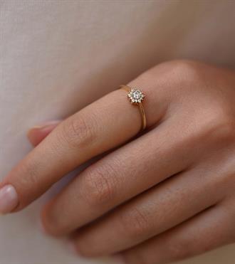 Taşlı Çiçek Yüzük