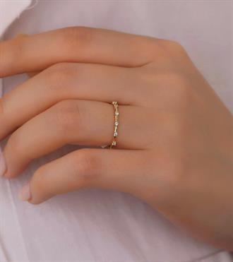 Aralıklı Taşlı Yüzük