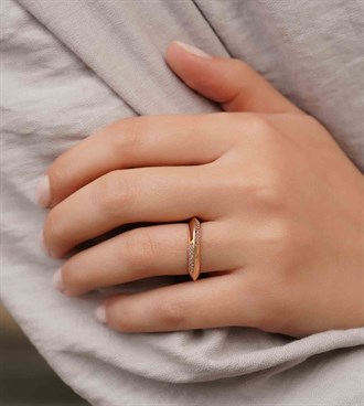 Asimetrik Taşlı Yüzük