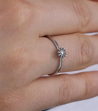 Çiçek Tektaş Yüzük