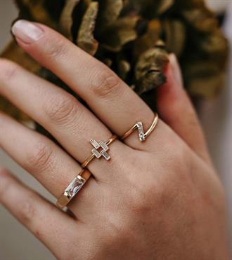 Baget Piramit Yüzük