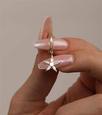 Baget Taşlı Yıldız Sallantılı Küpe