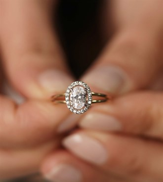 Oval Taşlı Yüzük