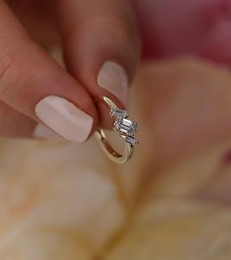 Bagetli Oval Halka Küpe