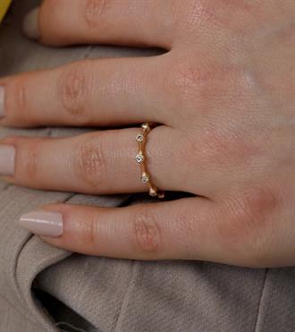 Aralıklı Taşlı Yüzük