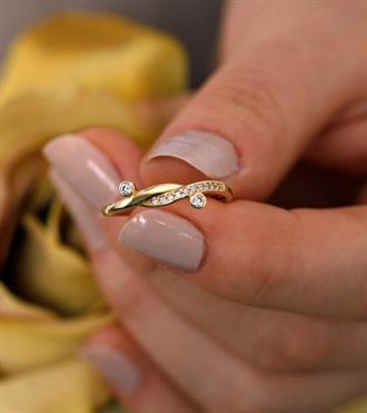 Taşlı Sevgi Düğümü Yüzük